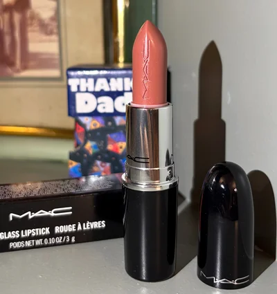 رژ لب لاستر گلس مک Hug me